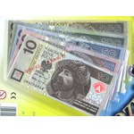 Pieniądze - kopie papierowych banknotów